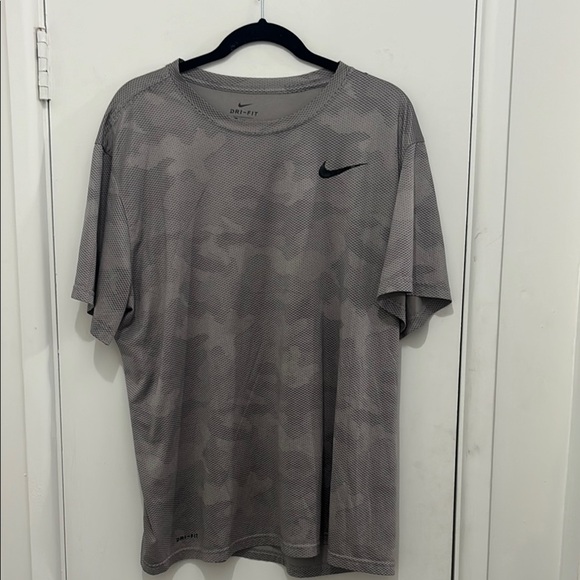 Nike Men's Gray Dri-FIT Shirt - Picture 1 of 2